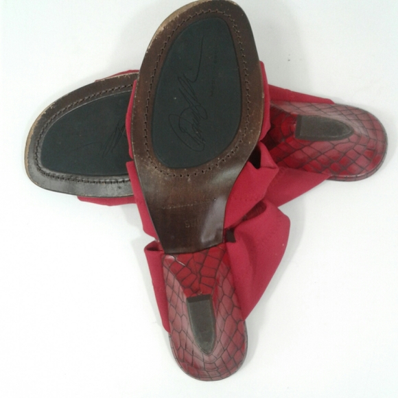 Donald J Pliner HIzzy Croc Embossed Slide Sandal - Picture 7 of 8